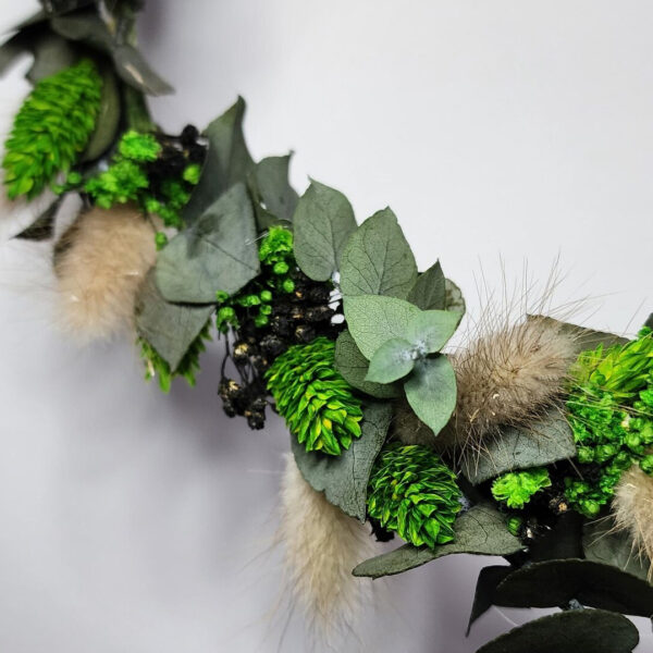 Couronne en Fleurs Séchées Vertes avec Touches de Noir – Image 2