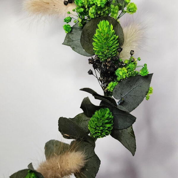 Couronne en Fleurs Séchées Vertes avec Touches de Noir – Image 3