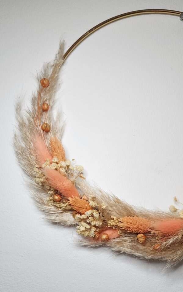 Couronne en fleurs séchées – Teintes orangées & pampa – Image 2
