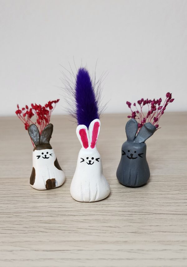 Lapins Fleuris en Argile – Pièces Uniques en Fleurs Séchées