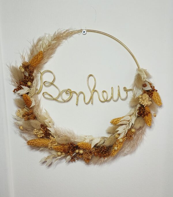 Couronne « Bonheur » en fleurs séchées – Décoration murale naturelle et poétique – Image 4